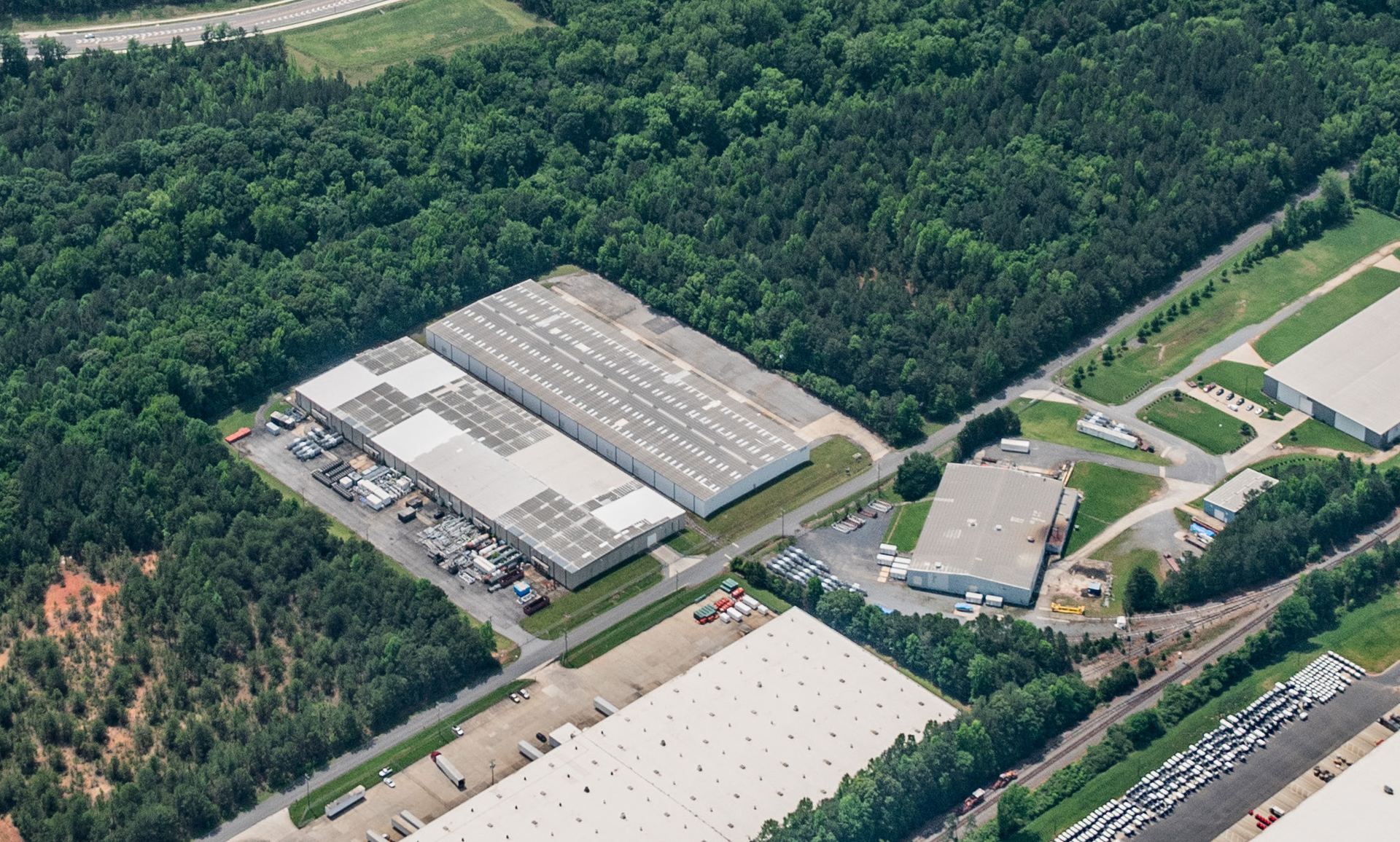 2690 Commerce Drive — aerial view along rail line and dock doors